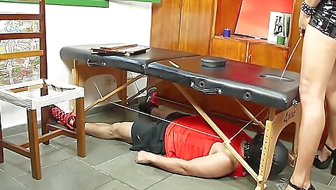 Latex shemale gets fucked with a dick in a hot deep throat video