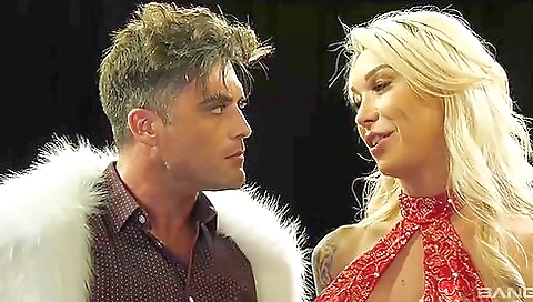 Blonde with large tits and a cute mouth sucks a dildo