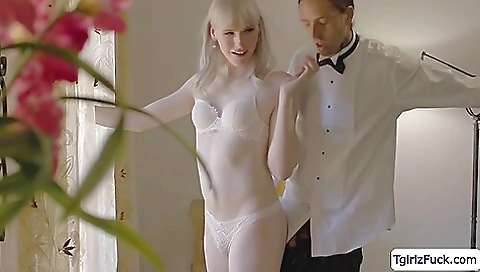 Blonde babe with a massive ass with an awesome body fucked