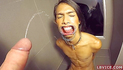 Horny slut gets a nice pissing experience with a guy