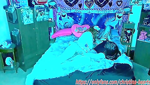 Amateur redhead with a perfect face shows a nice body