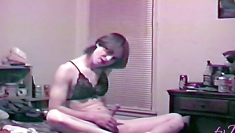 Joanie is the only one that can tell you about her sexy body